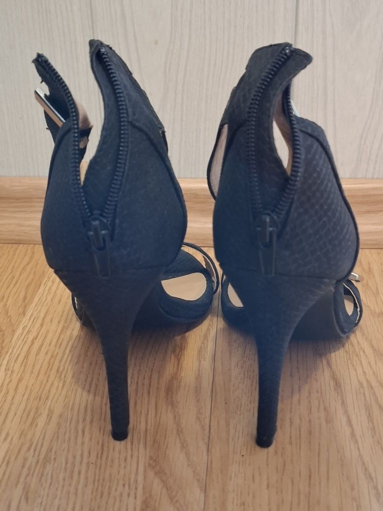 JustFab sandaly na obcasie - rozmiar 40, obcas 10,5cm