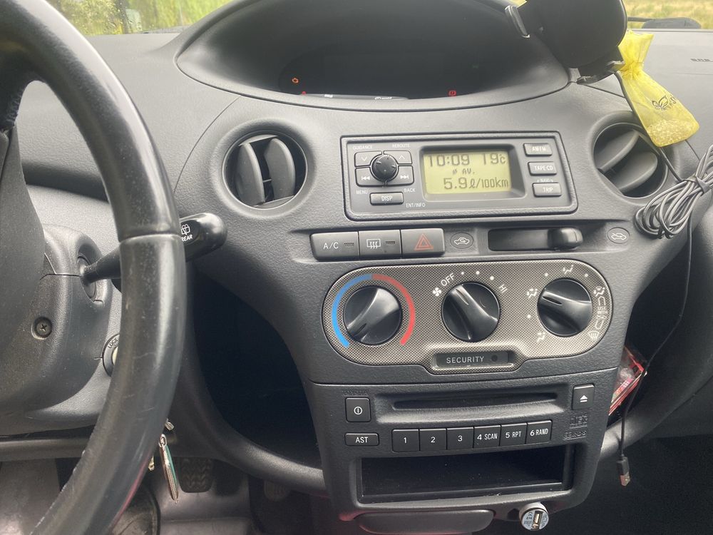 Toyota Yaris 1.3 KLIMA Drugi Właściciel