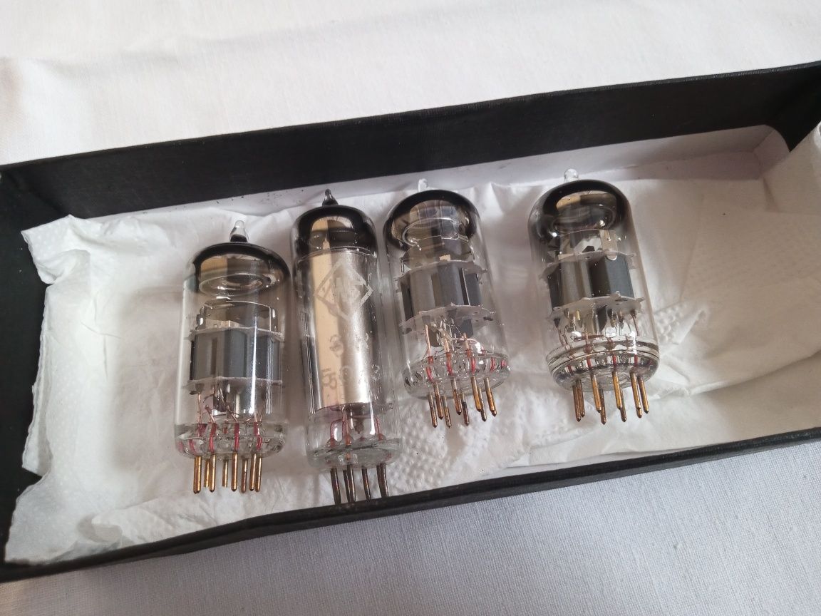 Lampy elektronowe róźne 4 szt.