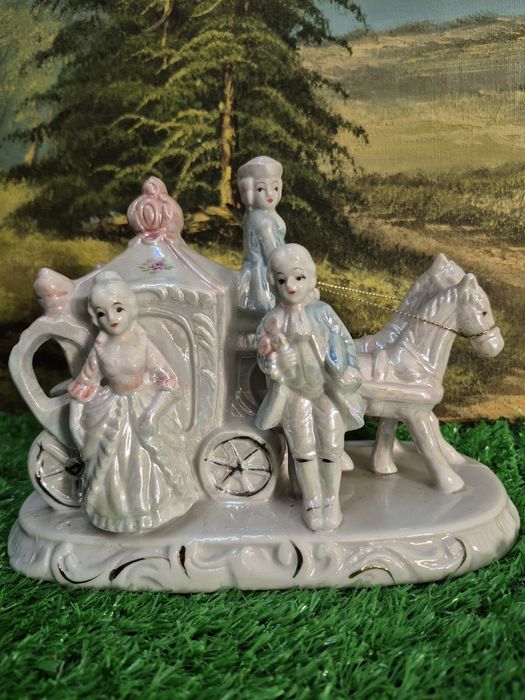 Kareta porcelanowa z epoki rokoko