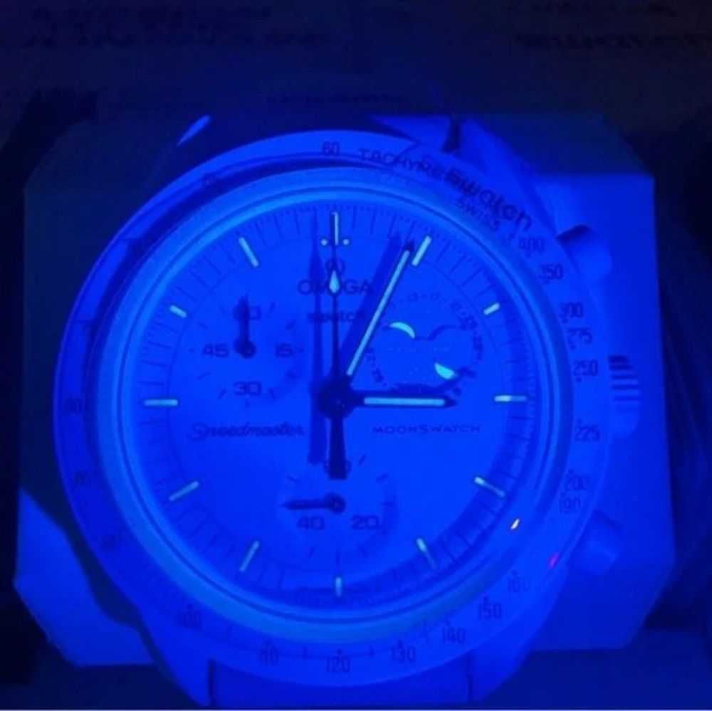 Białe Godziny z Snoopy: Omega x Swatch SO33W700