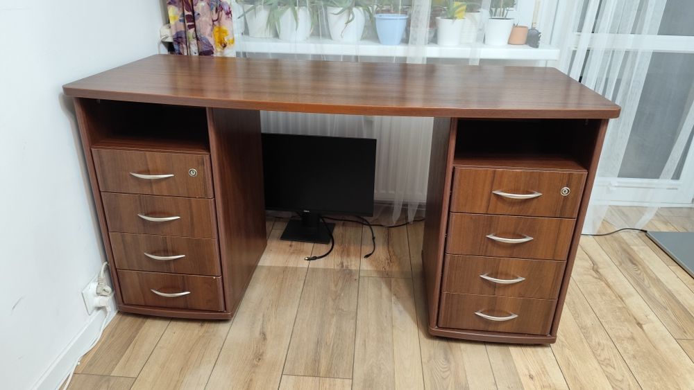 Duże biurko + krzesło