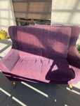 Sofa 2 osobowa w stylu skandynawskim  wysokie oparcie. Wysokie nóżki