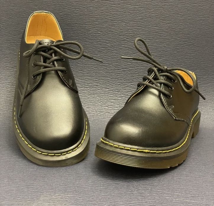 Półbuty glany klasyczne eleganckie unisex czarne Dr Martin