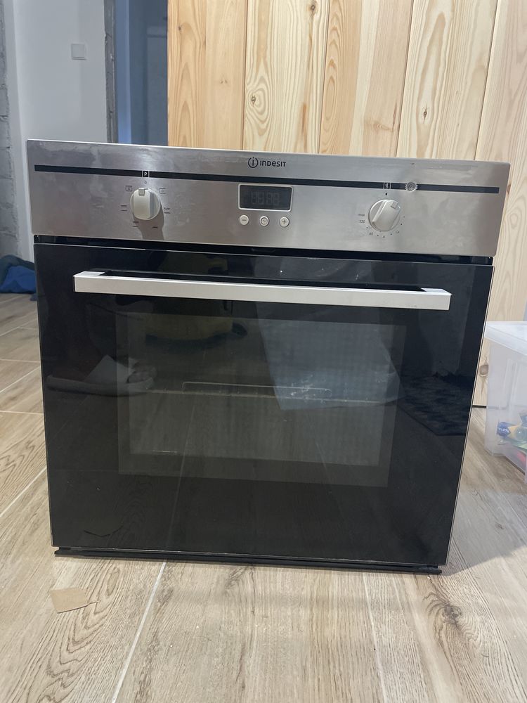 Sprzedam piekarnik Indesit