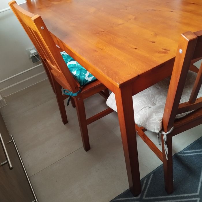 Zestaw stół +4krzesla