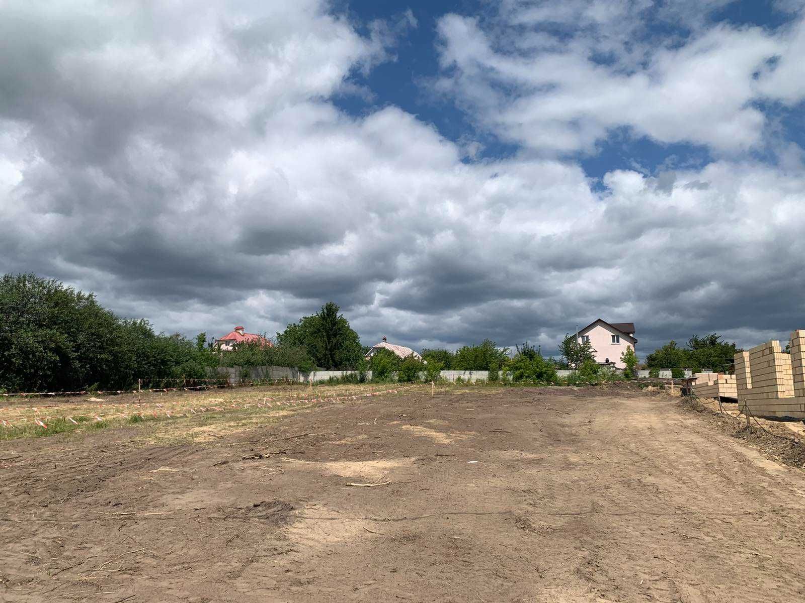 Продам дiлянку під забудову 5 соток   ДУЖЕ ГАРНЕ МІСТО