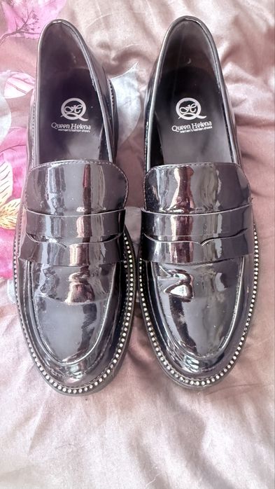 Buty damskie czarne lakierowane