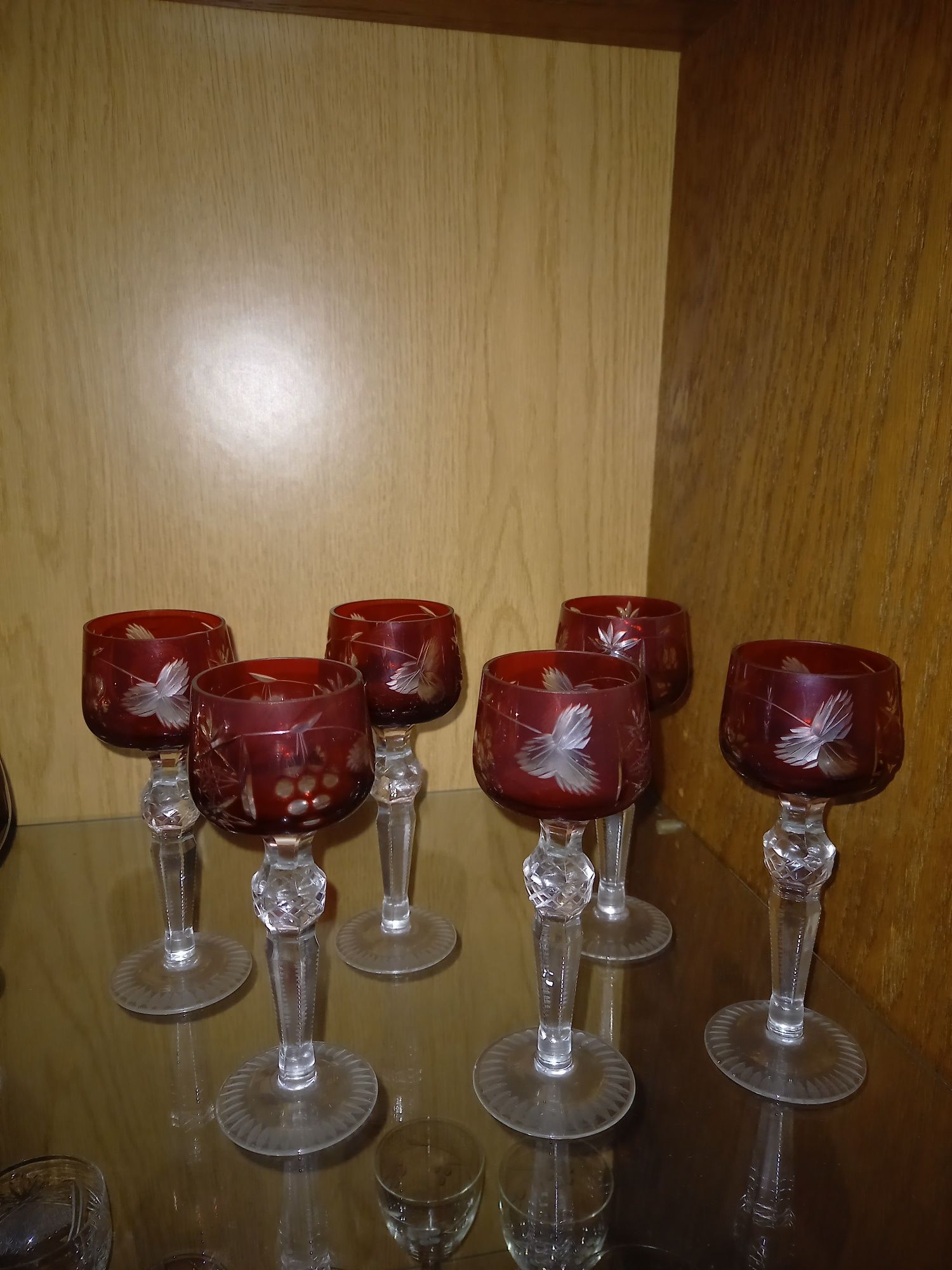 Kieliszki kryształowe-szkło rubinowe