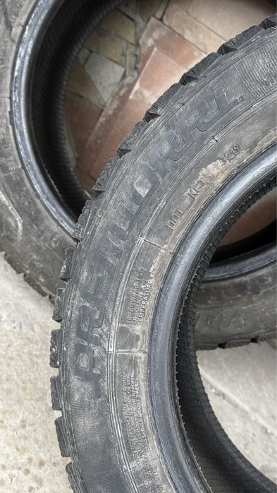 Зимові шини 215/55/R16