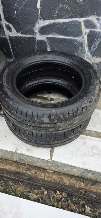 2 X  Pneus Dunlop 185/60 R15