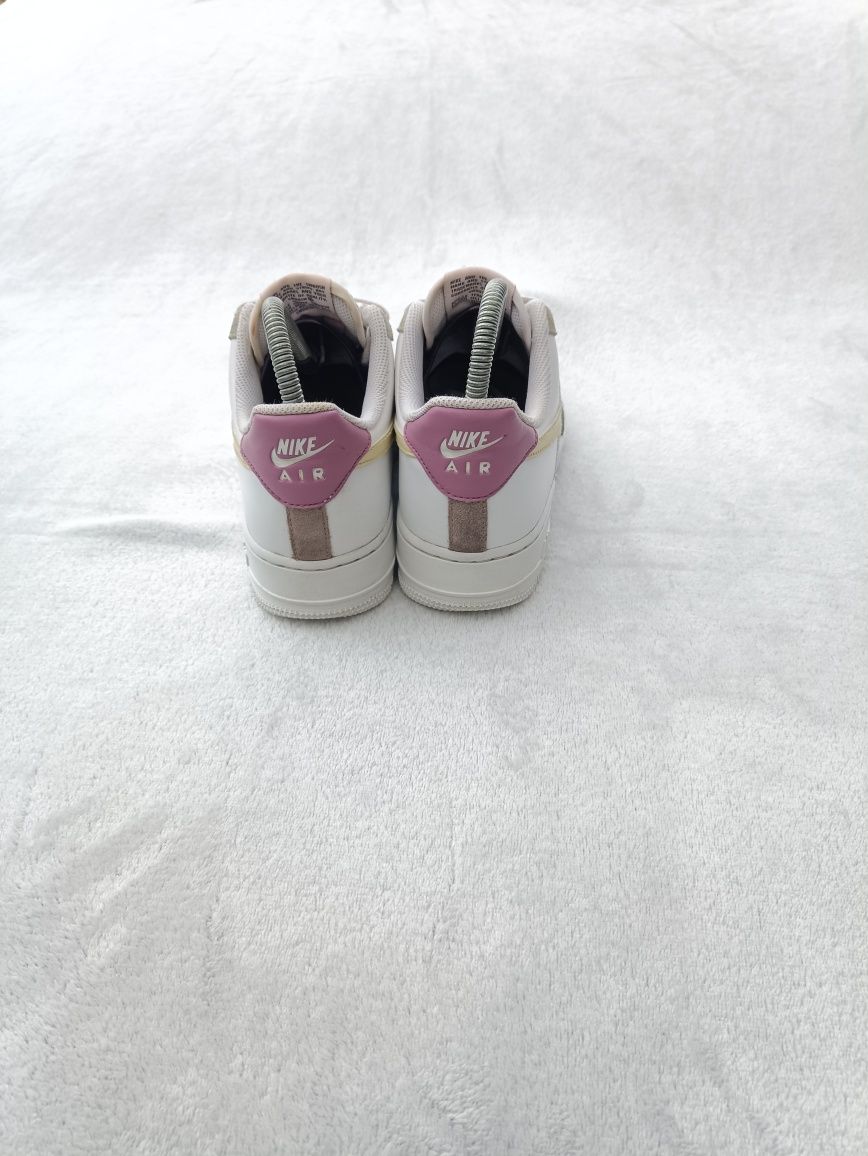 Женские кроссовки 2021 Nike Air Force р37.5-38