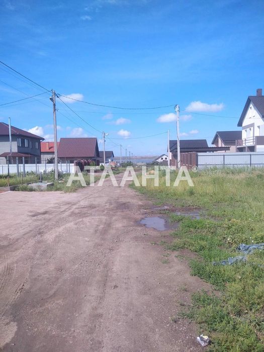 Продам участок  в селе Корсунцы.
