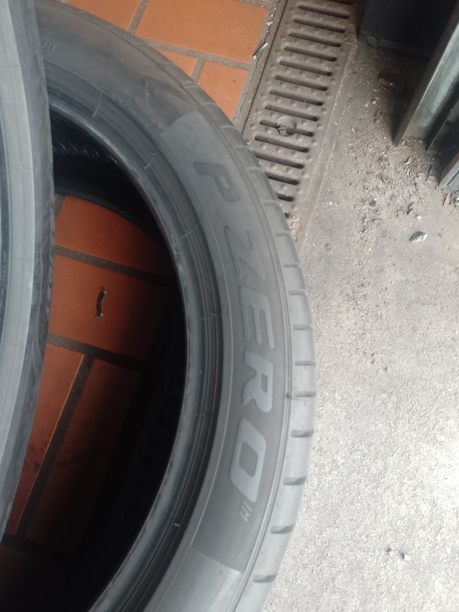 Opony 285, 40, 21 Pirelli