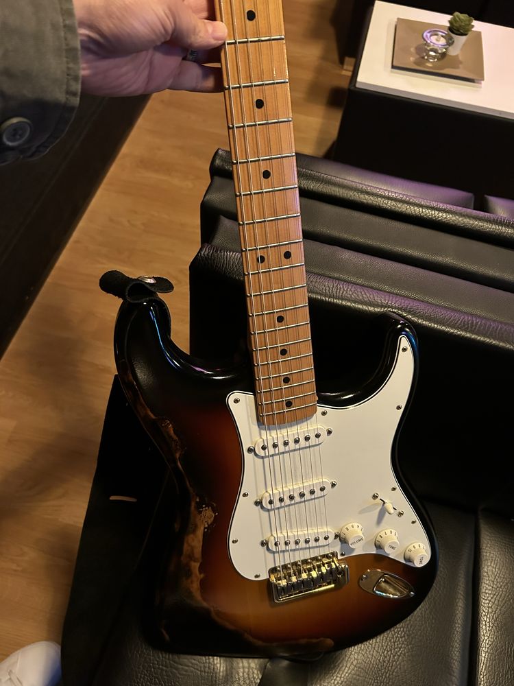Fender stratocaster strat custom gold hardware