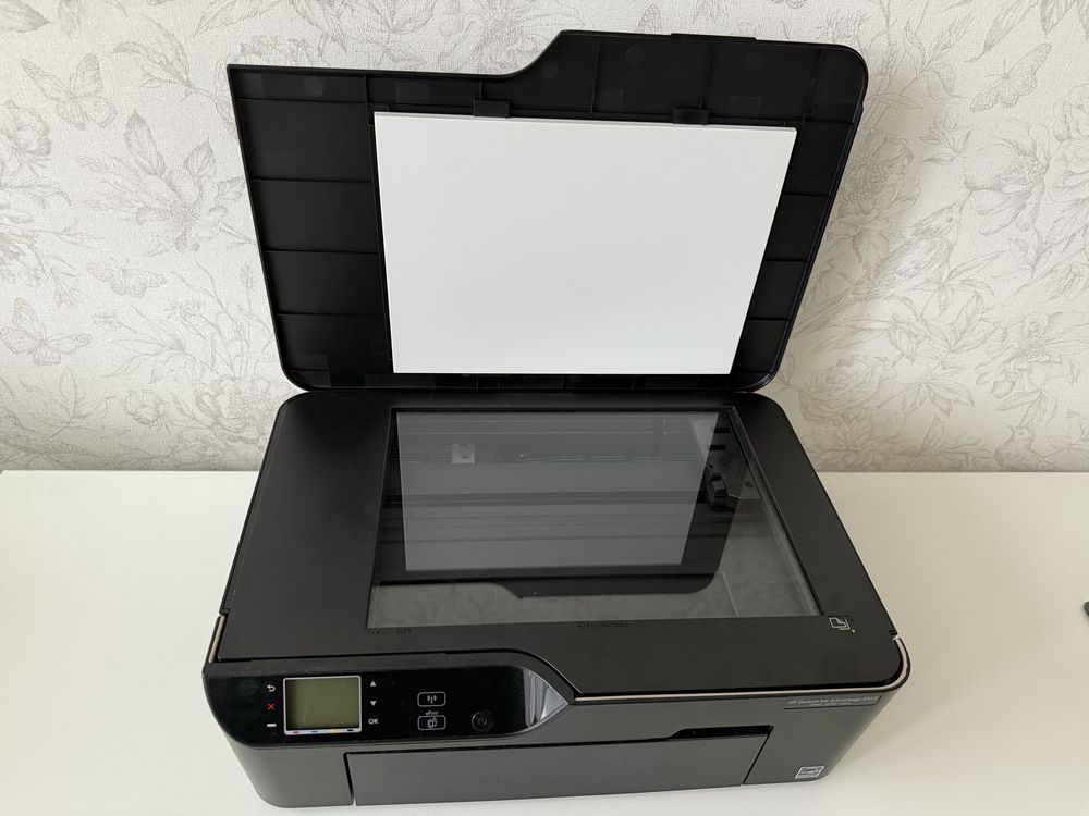 Принтер/сканер корольовий HP Deskjet 3525 Ink Advantage e-All-in-One