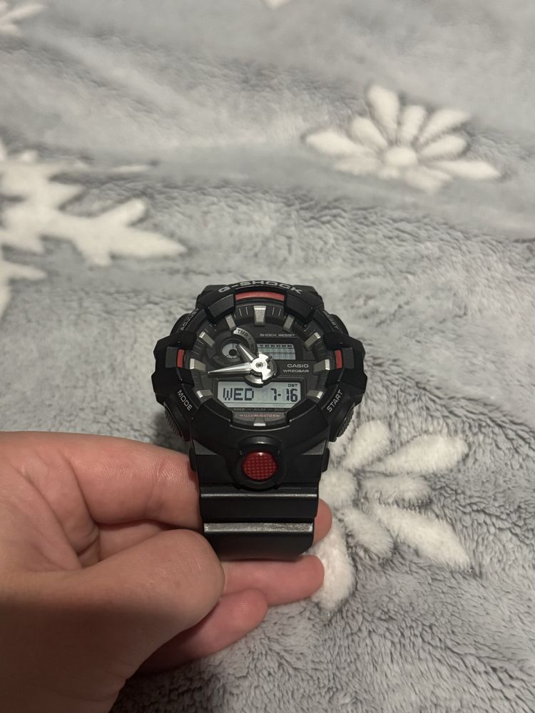 Casio G-Shock GA-700-1A – Jak Nowy! + Puszka & Dowód Zakupu