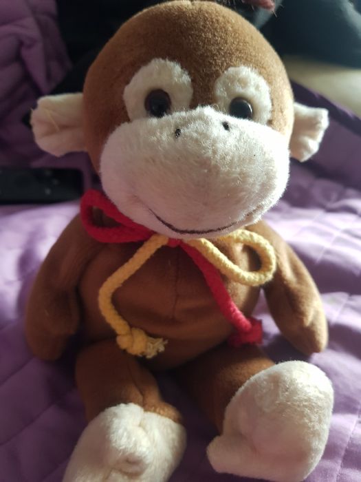 małpka pluszak na baterię