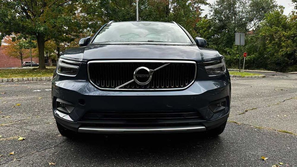 Volvo XC40      2021