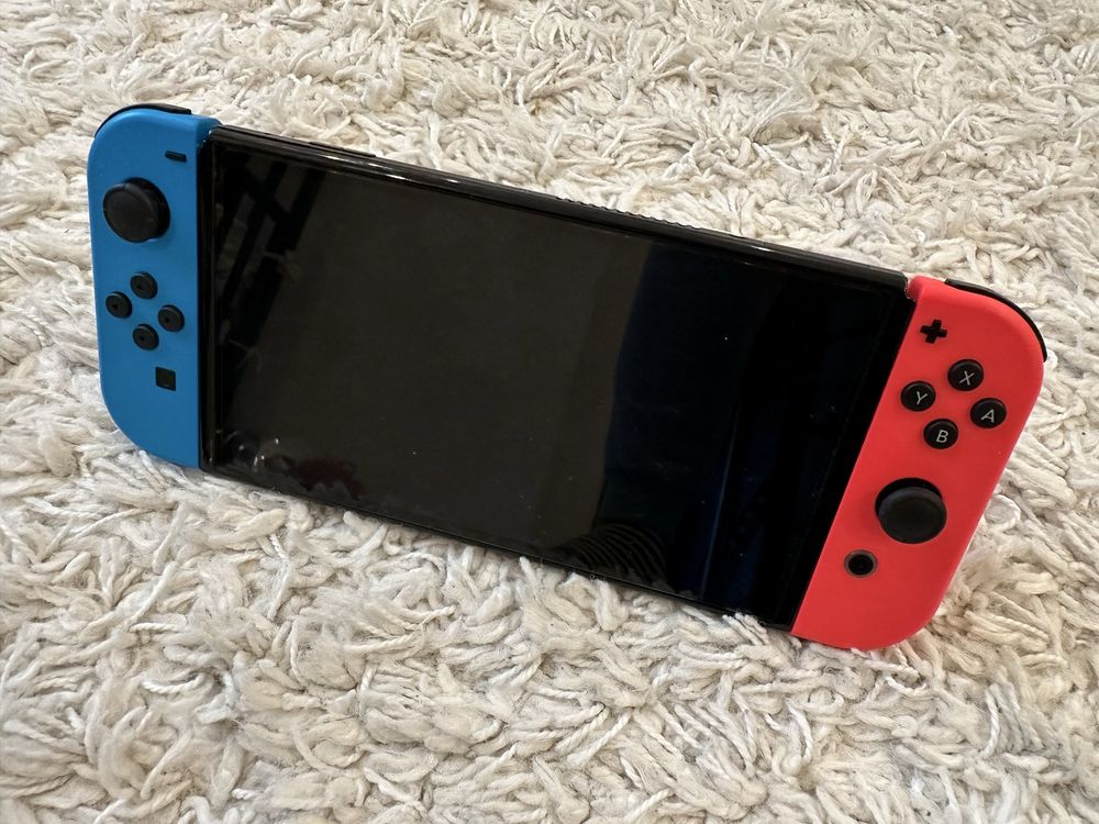 Игровая Приставка Nintendo Switch OLED (аккаунт + стекло + сумка)