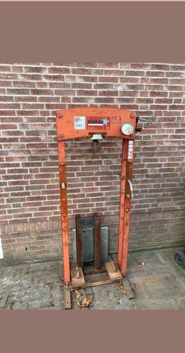 Prasa hydrauliczna warsztatowa mocna  mamuth