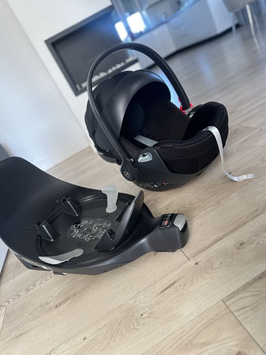 Fotelik samochodowy Cybex Cloud T Plus i - size+ baza obrotowa Base T