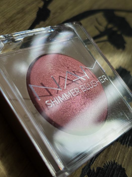 Rozświetlający róż do policzków vegan NAM Strawberry Lemonade 01
