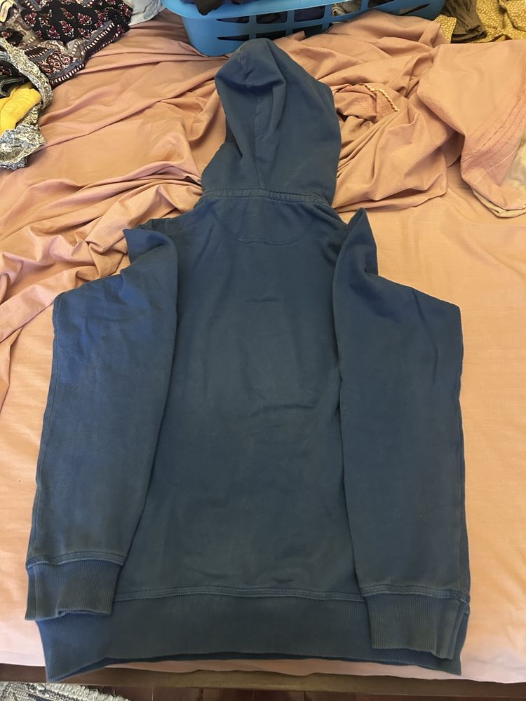 Vendo hoodie azul Gant tamanho XL criança