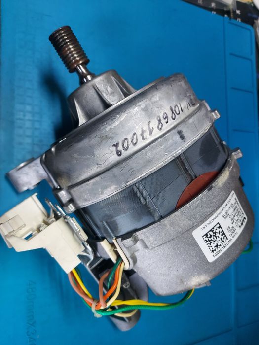Двигун WU126T35E01 пральної машини автомат Electrolux 1086817002 355W