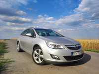 Opel Astra Astra J Sport Tourer 1.6 XER do gazu, zarejestrowany, niski przebieg
