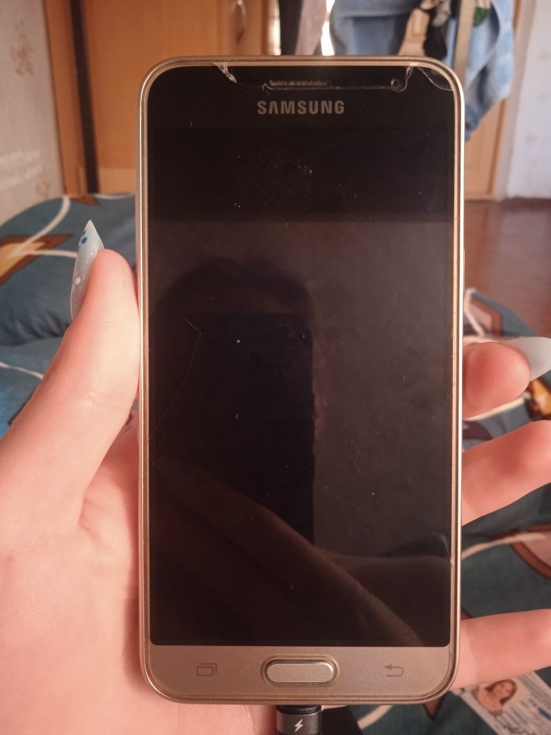 Телефон samsung j5