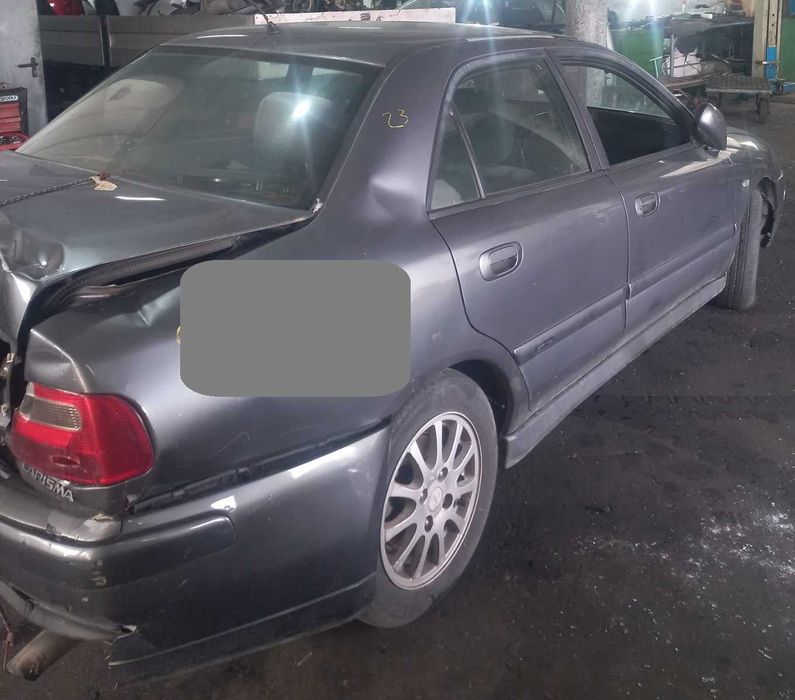 Mitsubishi Carisma para peças