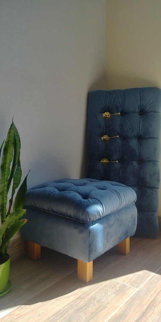 Pufa tapierowana+wieszak tapicerowany styl Chesterfield