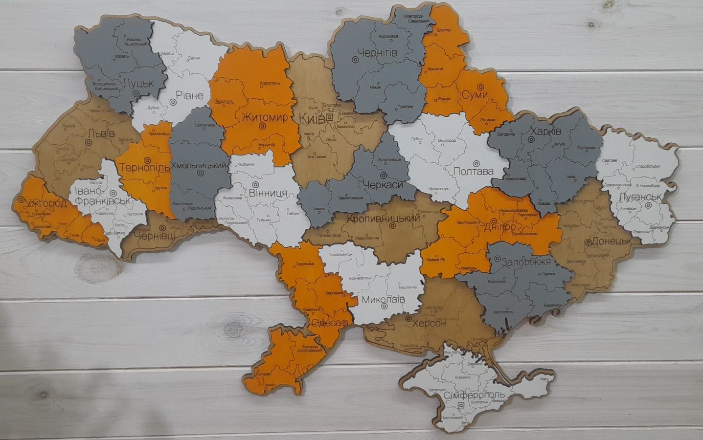 Карта України з фанери