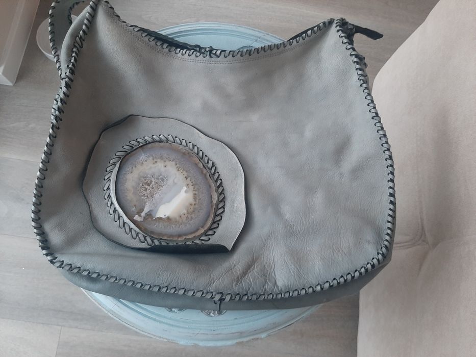 Skórzana unikatowa torba z kamieniem