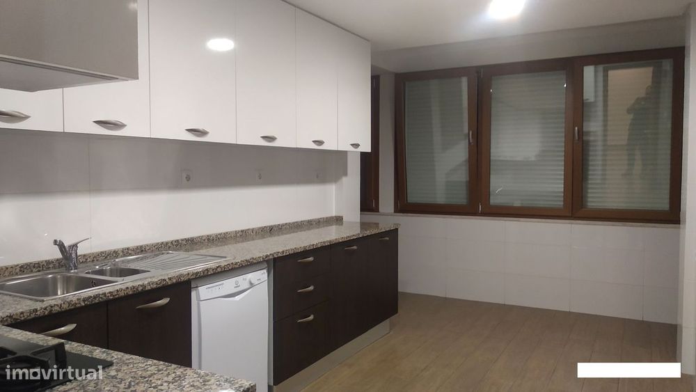 Apartamento T3 Coz /Equipada Castanheira