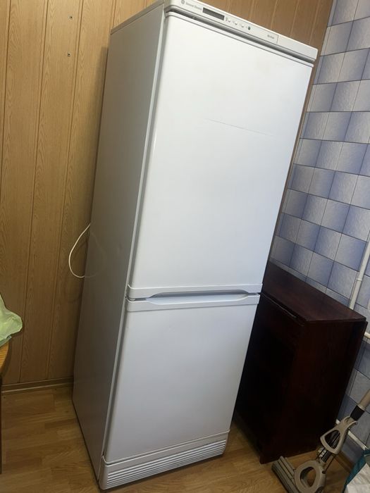 Холодильник. 180/59 см!!!