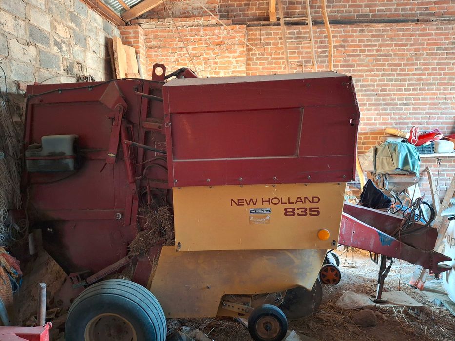 Prasa rolująca New Holland 835 łańcuchowa zmiennokomorowa
