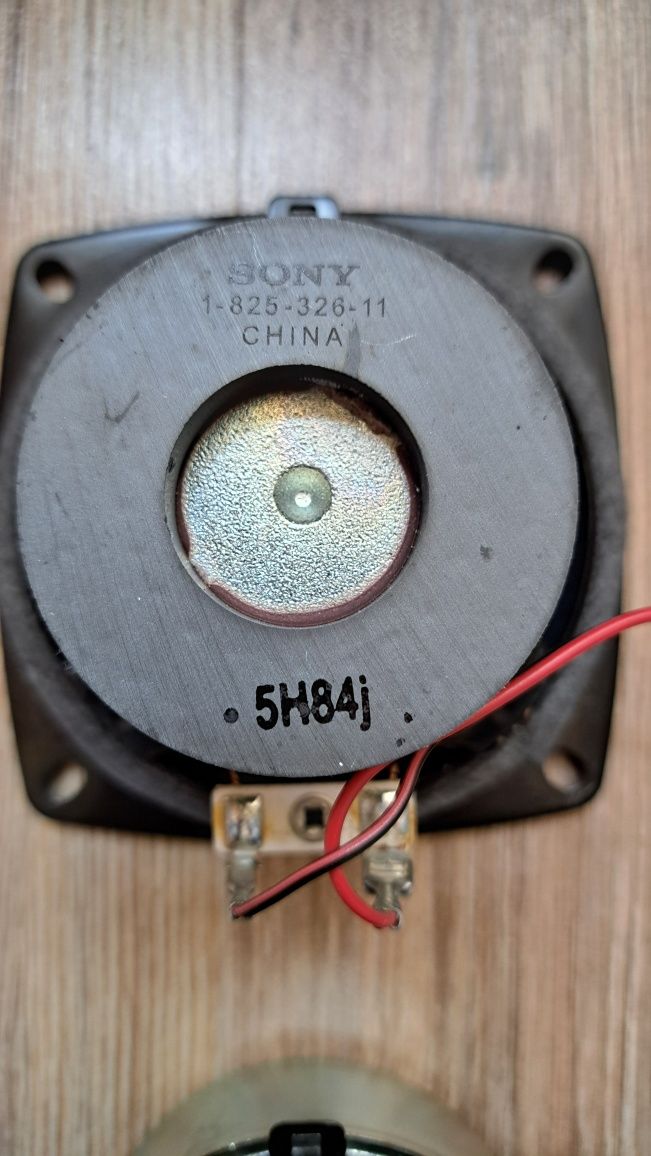 Głośniki SONY szerokopasmowe, 50/100W, 8-ohm.