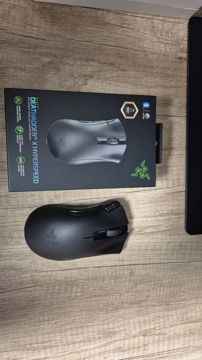 Razer Deathadder v2 x HyperSpeed