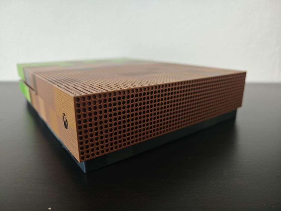 Xbox One S Minecraft Edition