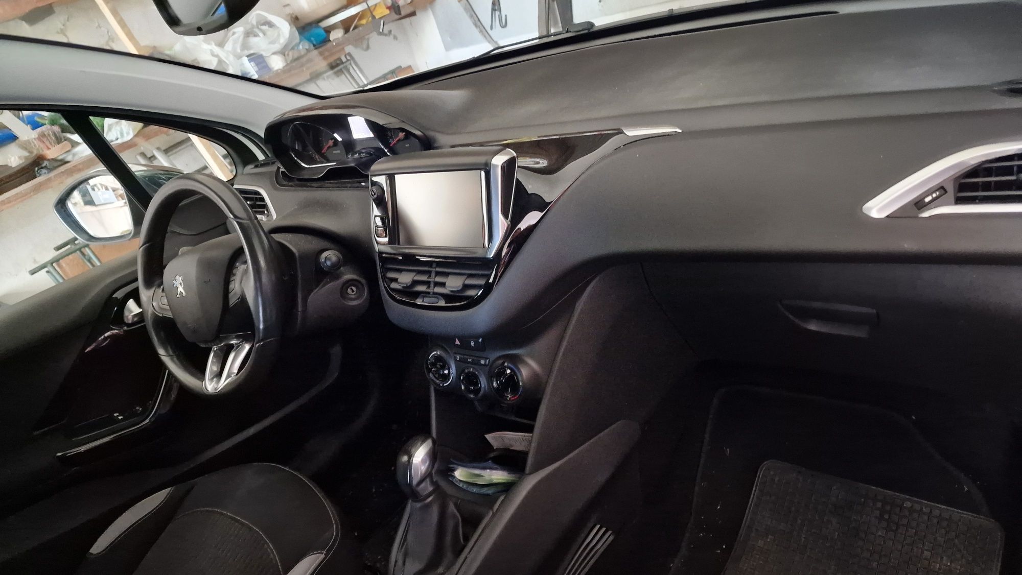 Peugeot 208 hdi 2015 um so dono e de garagem 80 mil km