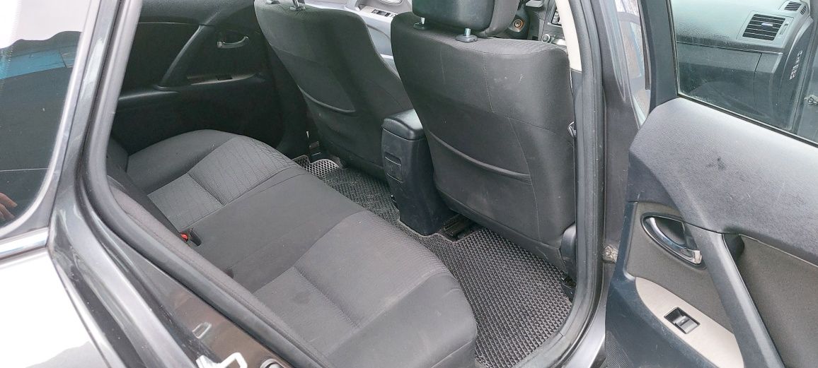 Продам Toyota Avensis T27