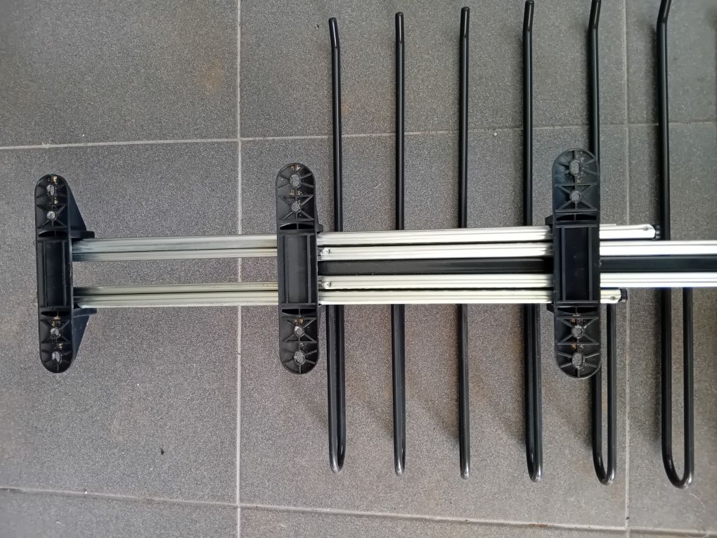 Suporte de calças para roupeiro