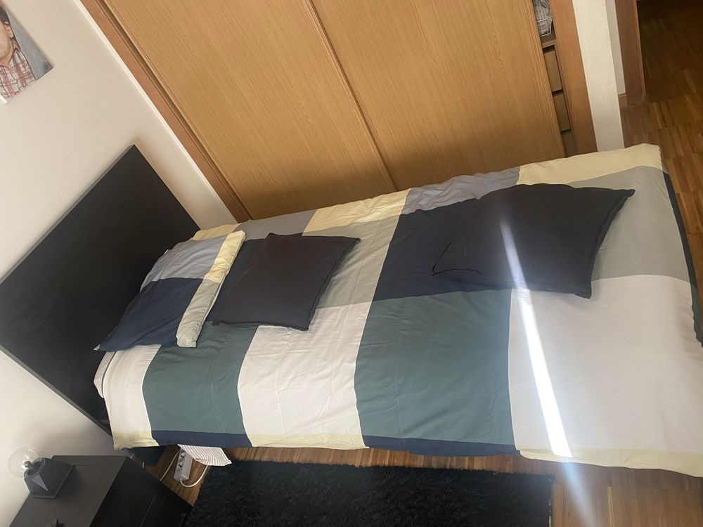 Cama individual com arrumação, otimo estado