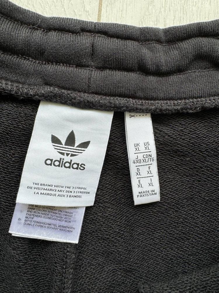 Шорты adidas мужские