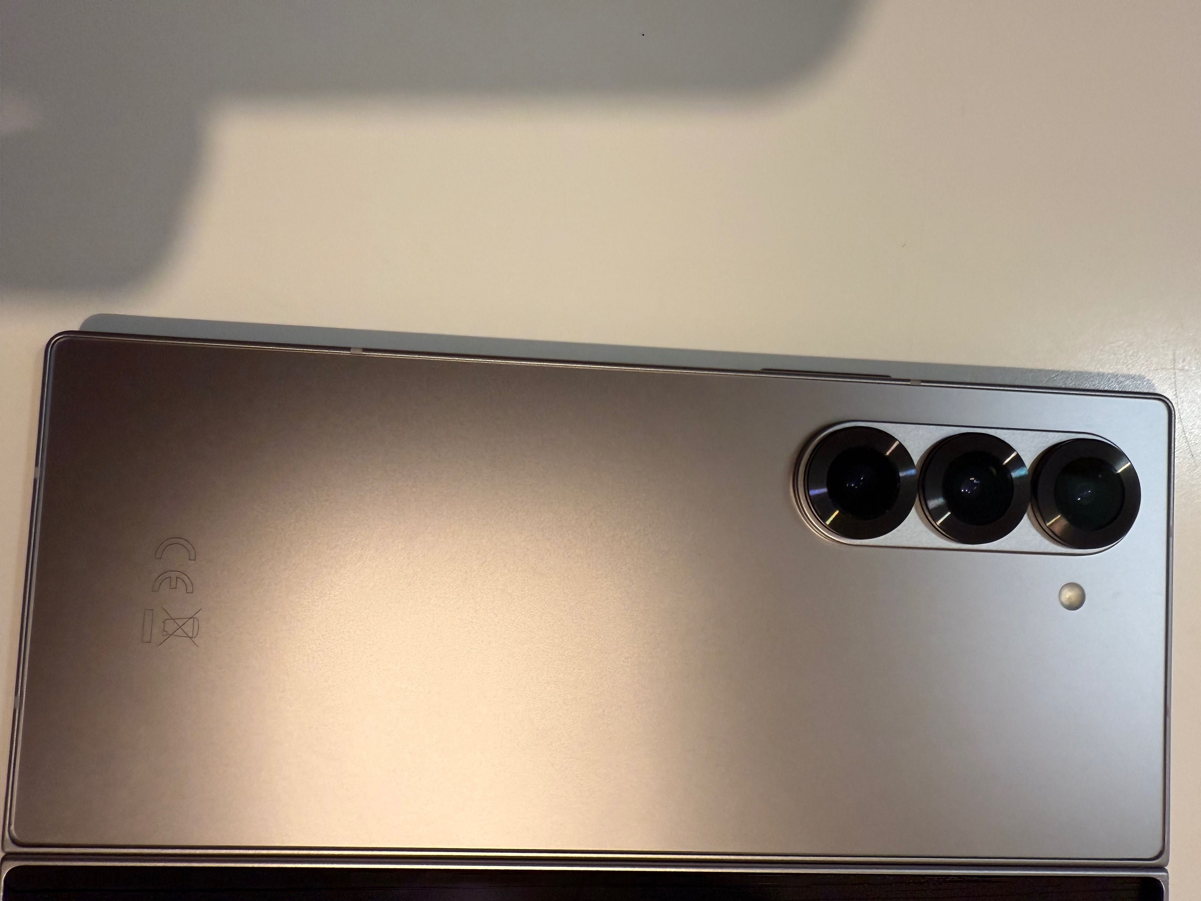 Samsung Galaxy Z Fold6 SM-F956B/DS  12/256GB silver shadow