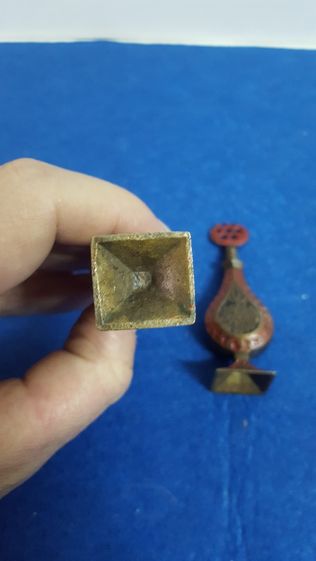 Antigo par de frascos de perfume em metal arabe.