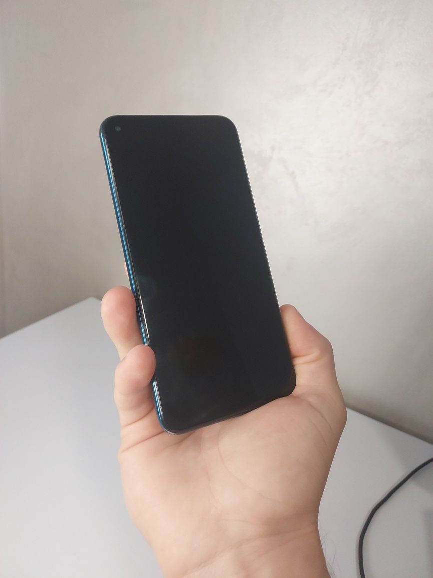 Продам смартфон Honor 20 Pro