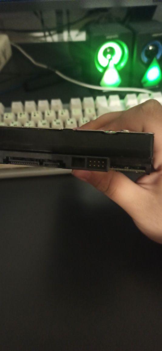Жорсткий диск 1tb та 500gb